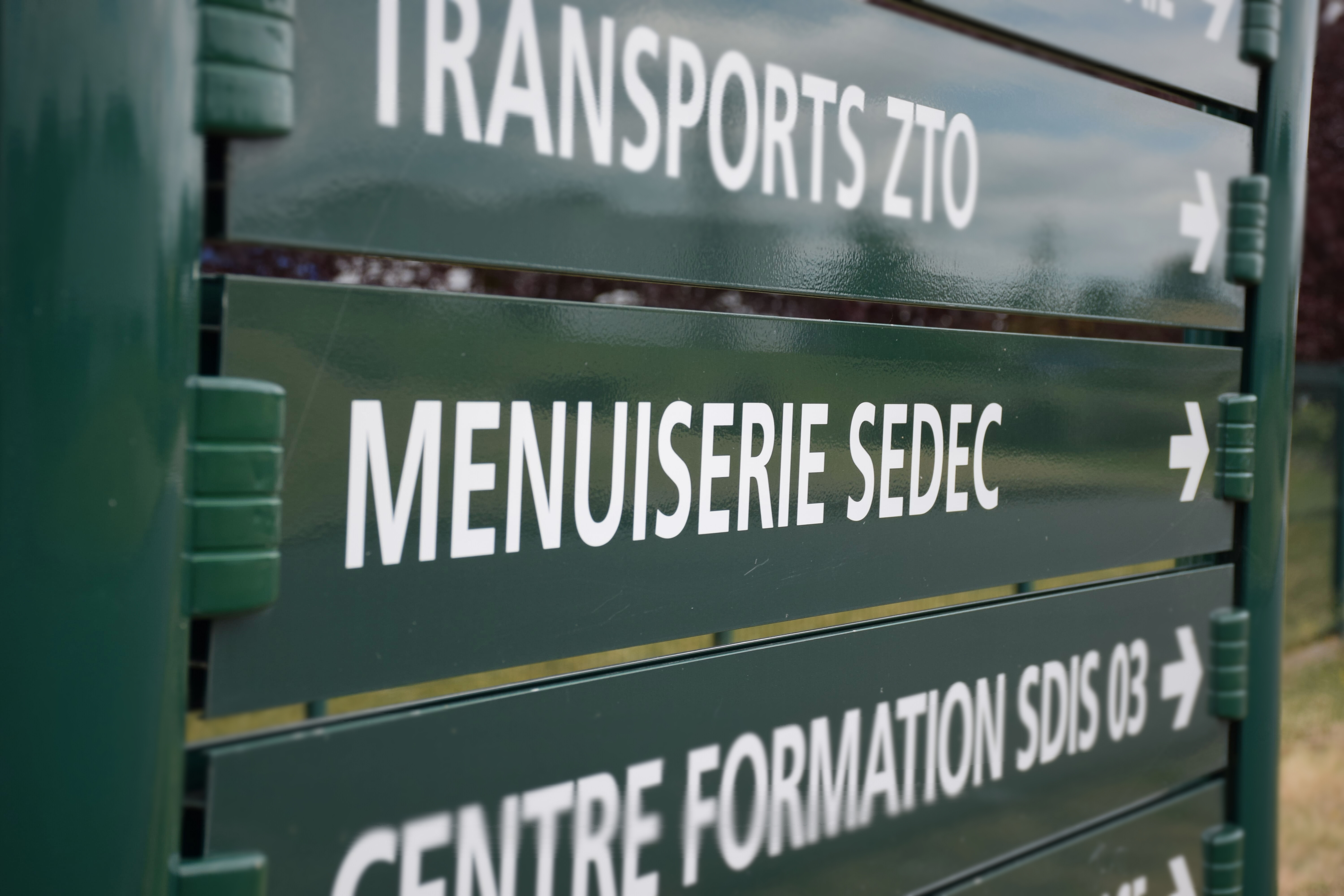 Avis de consultation du public – augmentation des capacités de production de menuiserie de l’entreprise SEDEC